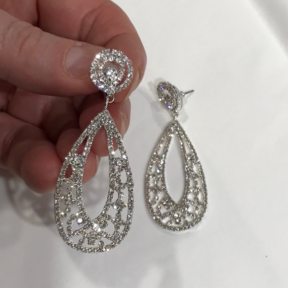 Cézanne Rhinestones & Silvertone Post Earrings! - Picture 4 of 5